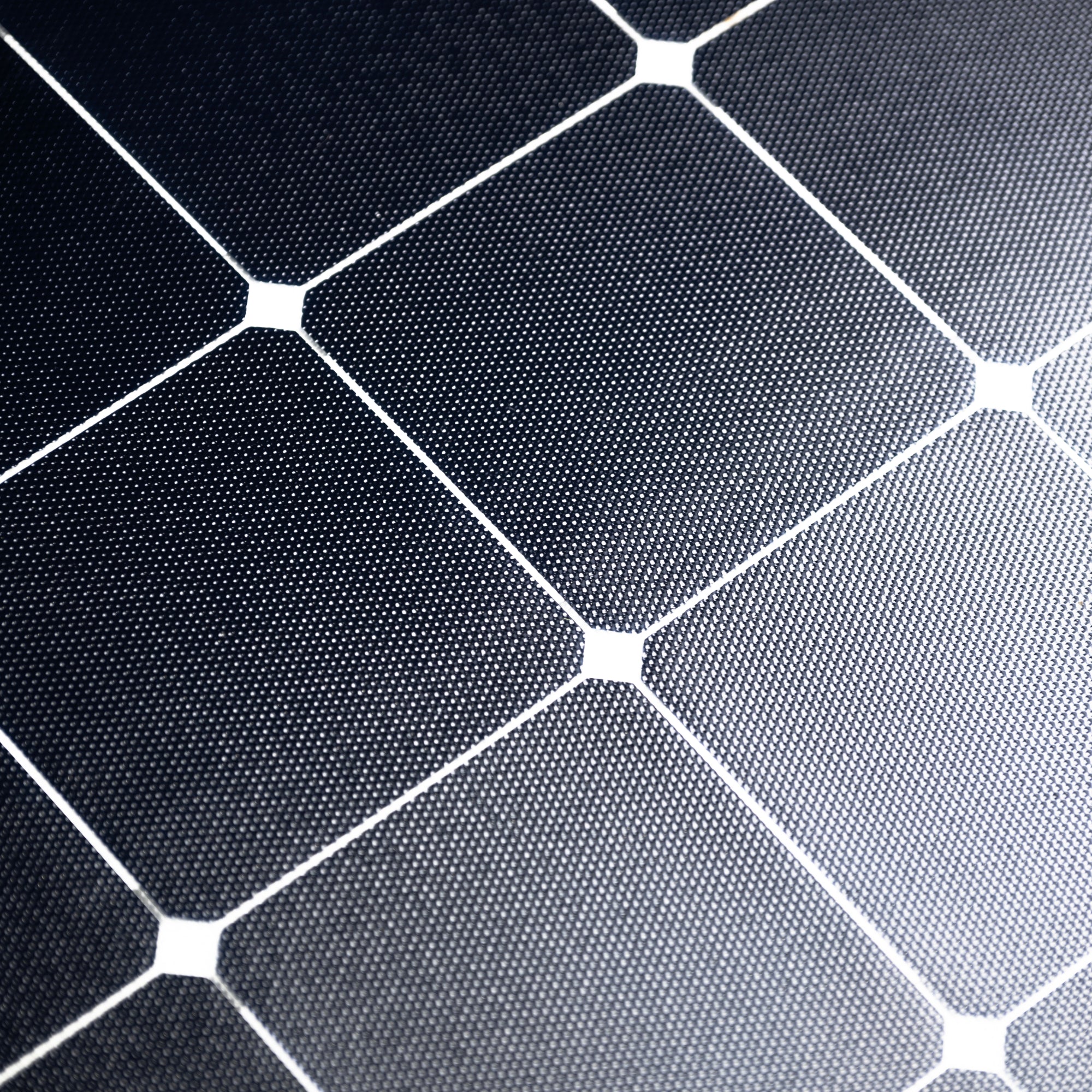 ポットページ Overlander™ 80 Watt Semi-Flexible Solar Panel
